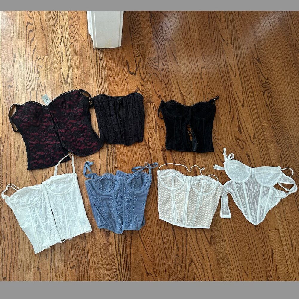 7 Piece Women's Corset Top Bundle (size small/medium)